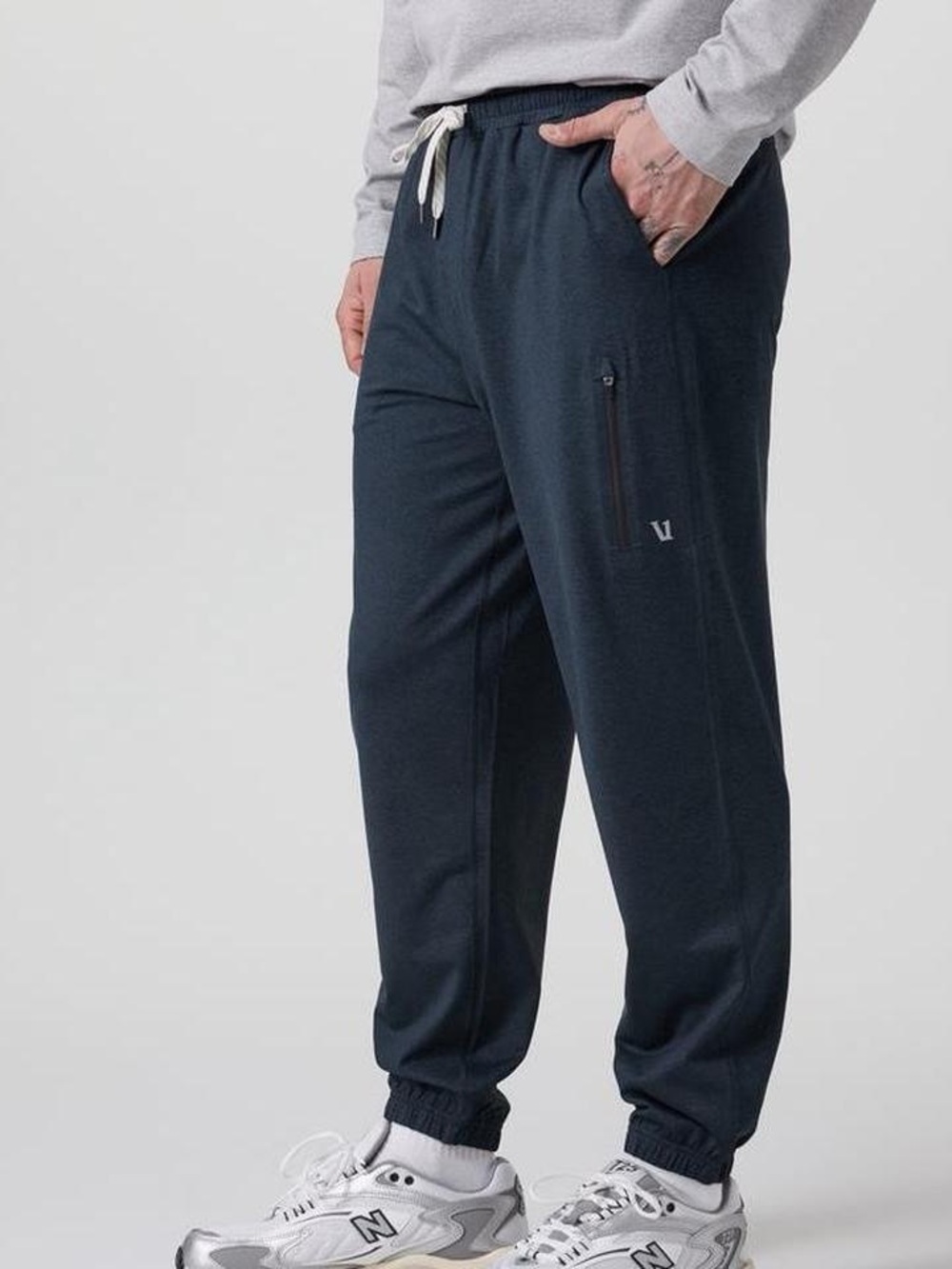 Vuori Men’s Sunday Performance Joggers - Black (Size Medium / 32):🔥